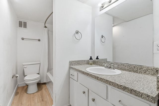 4112 Bowser Avenue 205, Dallas, TX 75219