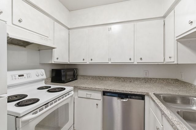 4112 Bowser Avenue 205, Dallas, TX 75219