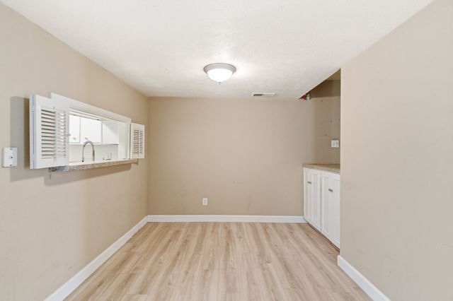 4112 Bowser Avenue 205, Dallas, TX 75219