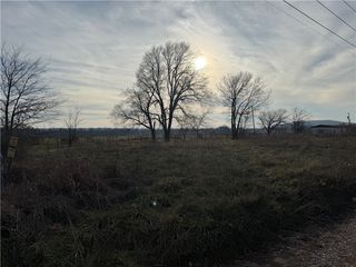 Young Road, Summers, AR 72769