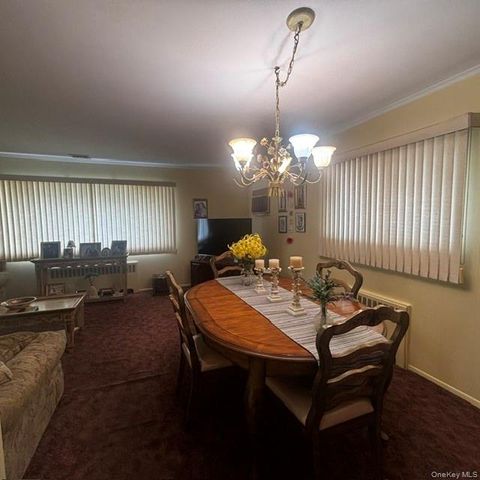 66 E Neptune Avenue, Lindenhurst, NY 11757