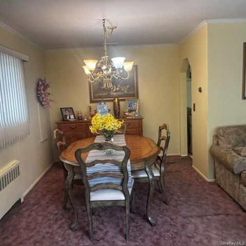 66 E Neptune Avenue, Lindenhurst, NY 11757