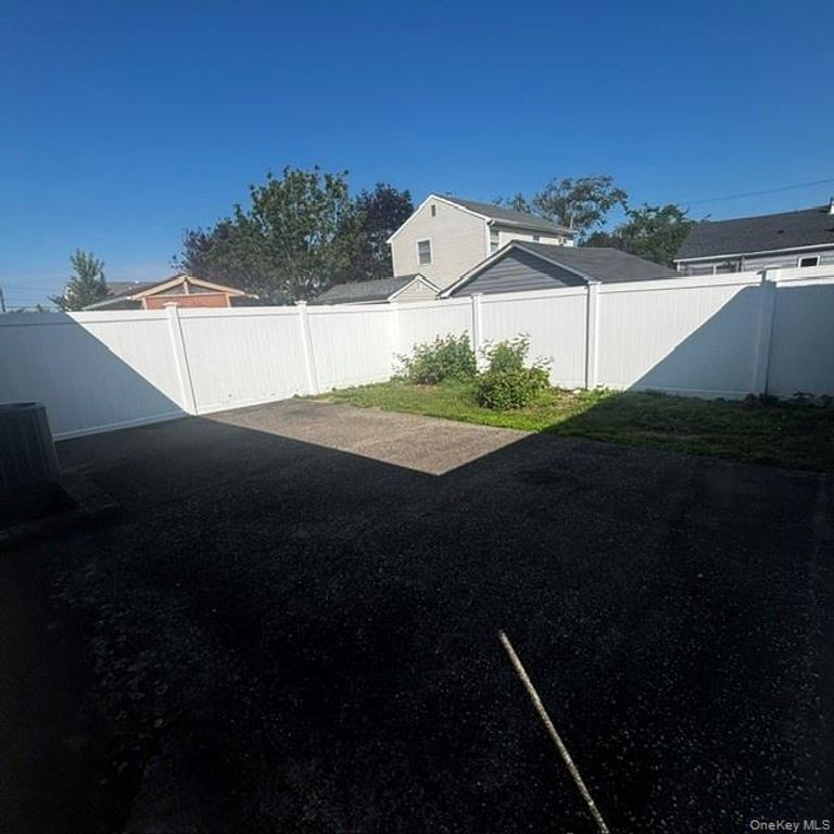 66 E Neptune Avenue, Lindenhurst, NY 11757 — photo 5