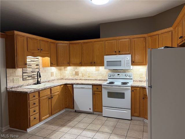 3461 E Prescott Circle, Cuyahoga Falls, OH 44223