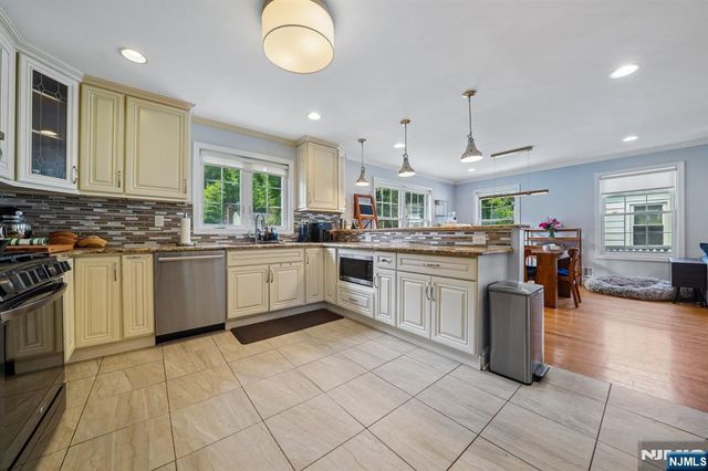 418 Ivy Lane, Englewood, NJ 07631
