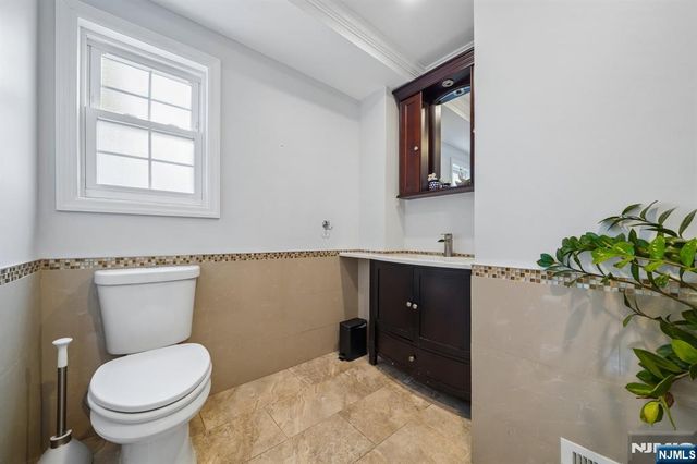 418 Ivy Lane, Englewood, NJ 07631