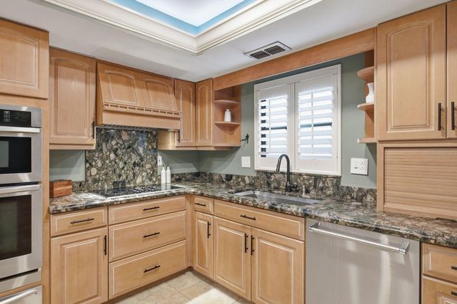 2631 ROYAL LIVERPOOL DRIVE, Tarpon Springs, FL 34688