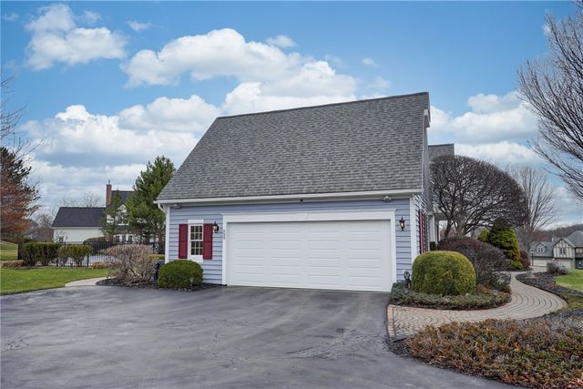 6 Quoin Crescent, Victor, NY 14564