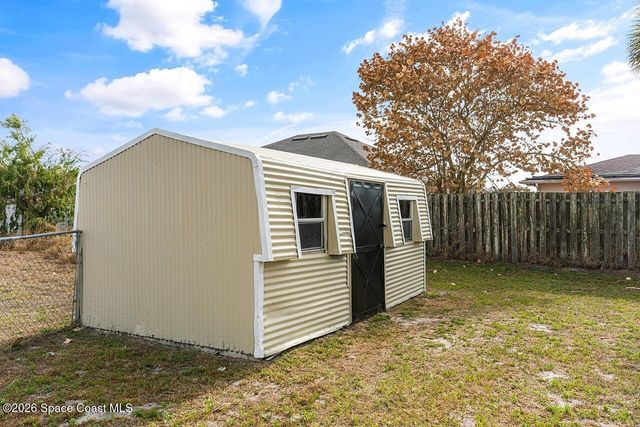 908 Landsdowne Drive, Sebastian, FL 32958