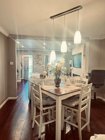 2716 Morgan Avenue, Bronx, NY 10469