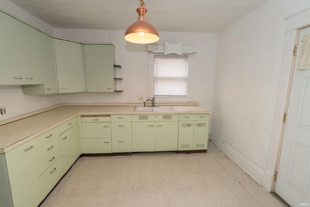 2518 Rogers Street, South Bend, IN 46628