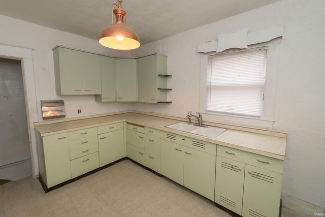 2518 Rogers Street, South Bend, IN 46628