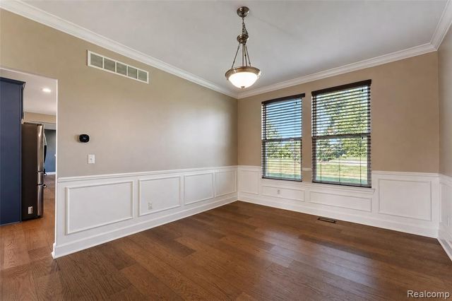 54908 N Grenelefe Circle, South Lyon, MI 48178