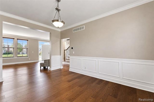 54908 N Grenelefe Circle, South Lyon, MI 48178