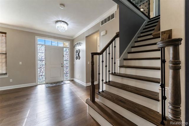 54908 N Grenelefe Circle, South Lyon, MI 48178
