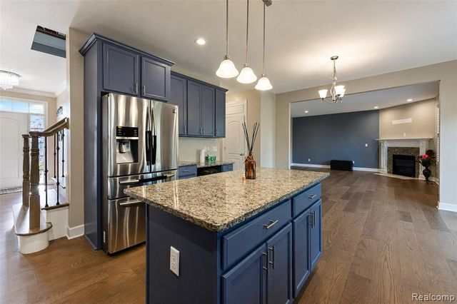 54908 N Grenelefe Circle, South Lyon, MI 48178