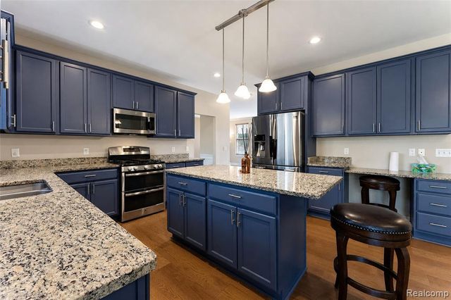 54908 N Grenelefe Circle, South Lyon, MI 48178