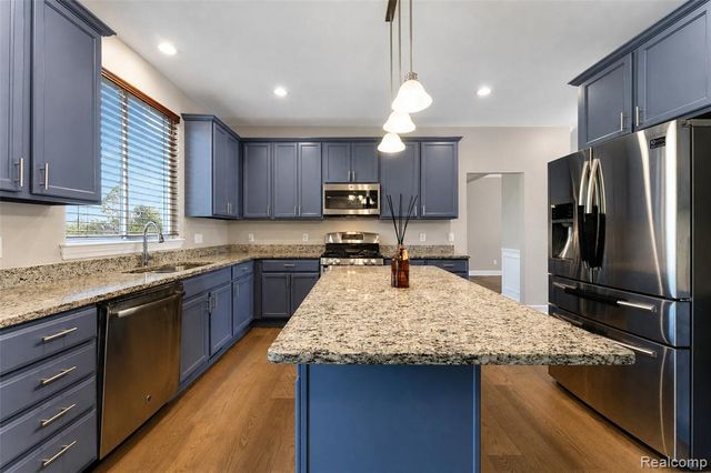 54908 N Grenelefe Circle, South Lyon, MI 48178