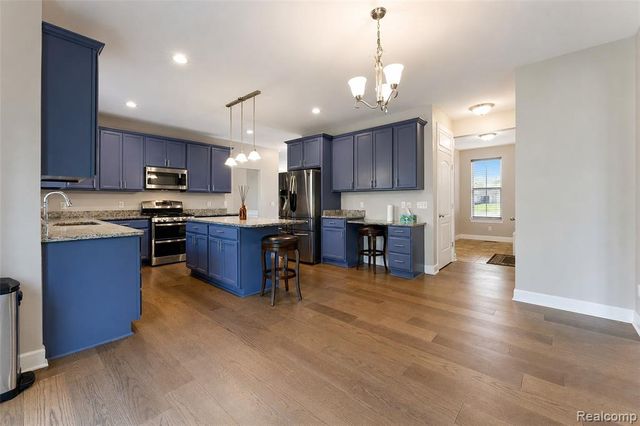 54908 N Grenelefe Circle, South Lyon, MI 48178