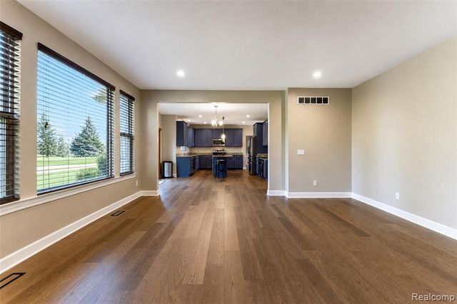 54908 N Grenelefe Circle, South Lyon, MI 48178