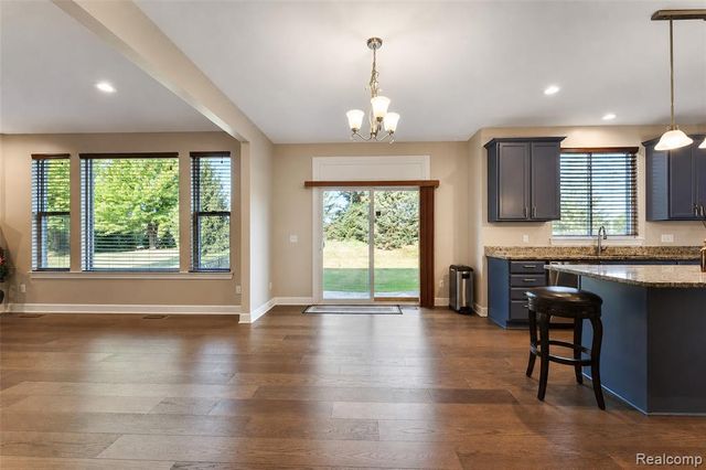 54908 N Grenelefe Circle, South Lyon, MI 48178