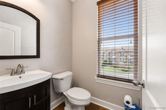 54908 N Grenelefe Circle, South Lyon, MI 48178
