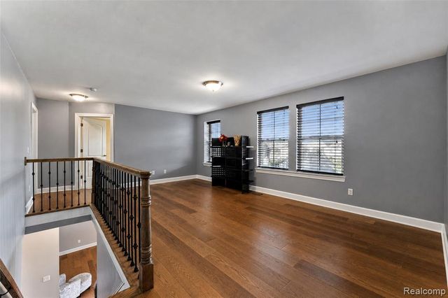 54908 N Grenelefe Circle, South Lyon, MI 48178