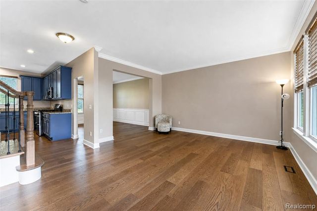 54908 N Grenelefe Circle, South Lyon, MI 48178