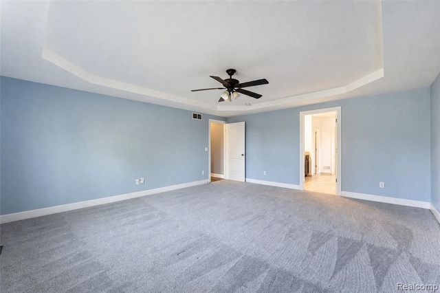 54908 N Grenelefe Circle, South Lyon, MI 48178