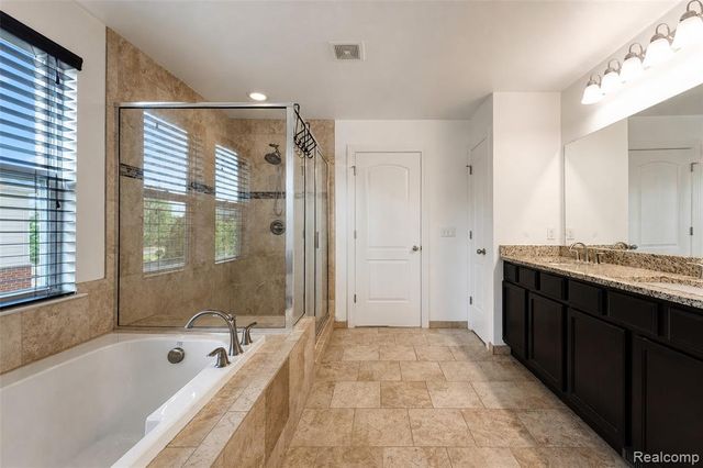 54908 N Grenelefe Circle, South Lyon, MI 48178