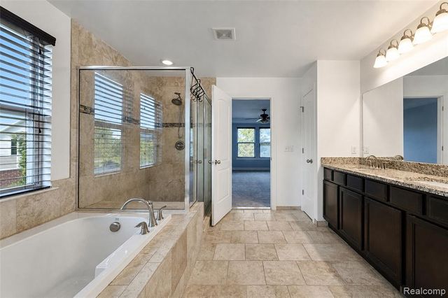 54908 N Grenelefe Circle, South Lyon, MI 48178