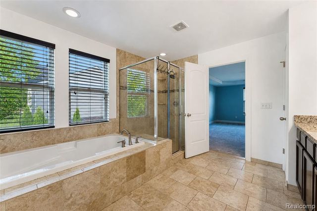54908 N Grenelefe Circle, South Lyon, MI 48178