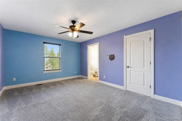 54908 N Grenelefe Circle, South Lyon, MI 48178