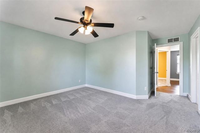 54908 N Grenelefe Circle, South Lyon, MI 48178