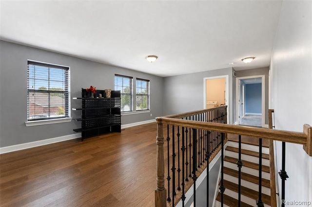 54908 N Grenelefe Circle, South Lyon, MI 48178