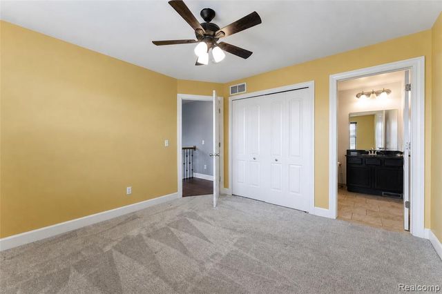 54908 N Grenelefe Circle, South Lyon, MI 48178