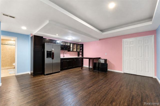 54908 N Grenelefe Circle, South Lyon, MI 48178