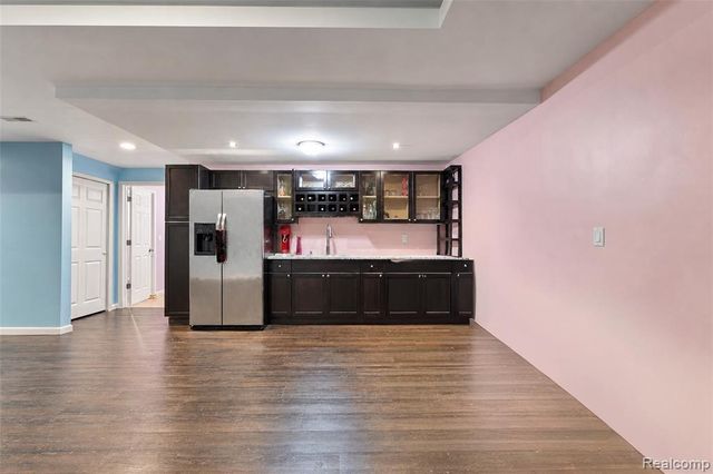 54908 N Grenelefe Circle, South Lyon, MI 48178