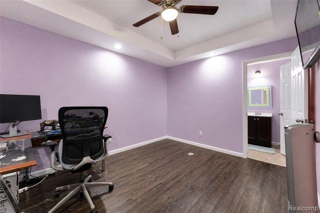 54908 N Grenelefe Circle, South Lyon, MI 48178