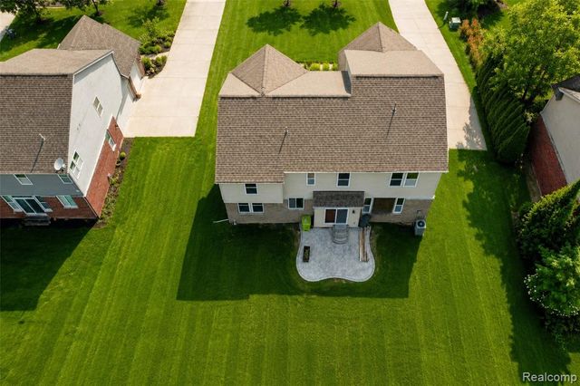 54908 N Grenelefe Circle, South Lyon, MI 48178