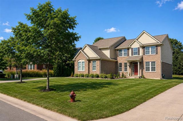 54908 N Grenelefe Circle, South Lyon, MI 48178
