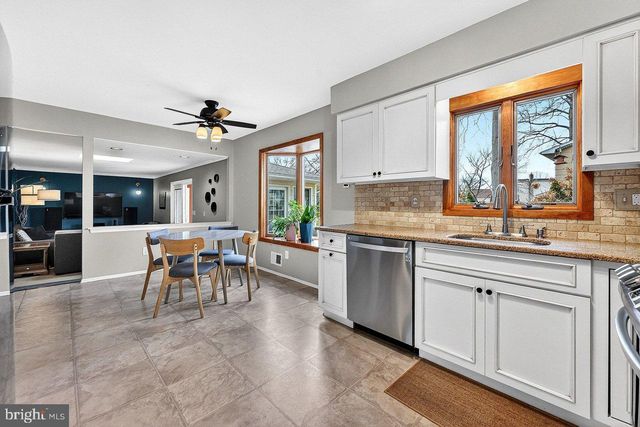 1 JOHN COURT, Hamilton, NJ 08620