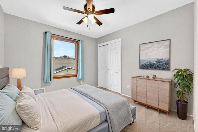 1 JOHN COURT, Hamilton, NJ 08620