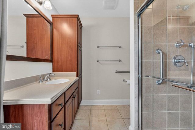 1 JOHN COURT, Hamilton, NJ 08620