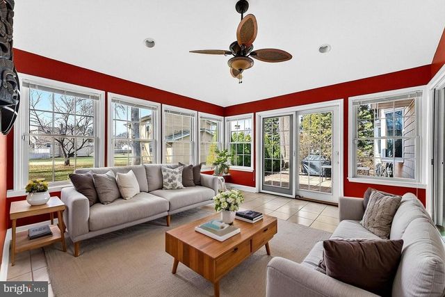 1 JOHN COURT, Hamilton, NJ 08620