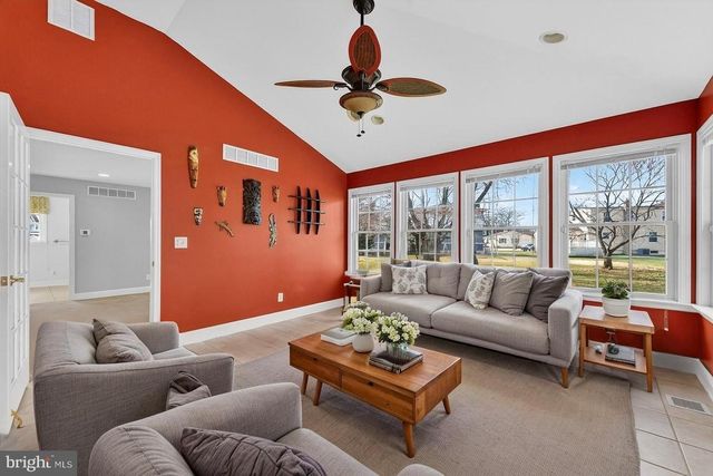 1 JOHN COURT, Hamilton, NJ 08620