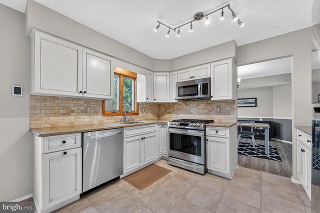 1 JOHN COURT, Hamilton, NJ 08620