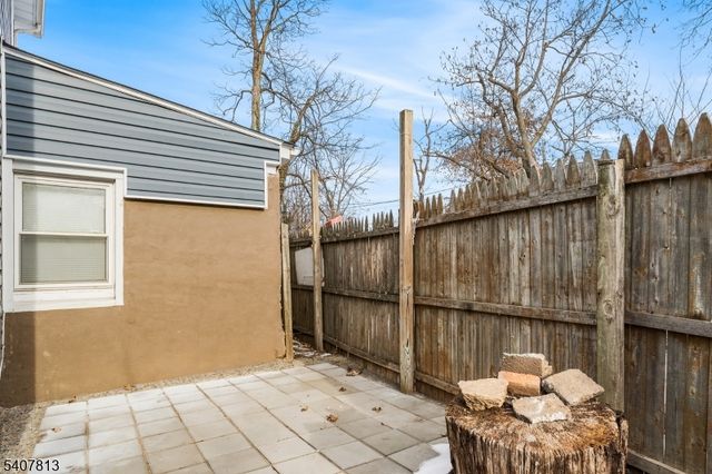 218 Muhlenberg Pl, Plainfield City, NJ 07060