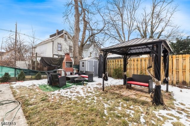 218 Muhlenberg Pl, Plainfield City, NJ 07060