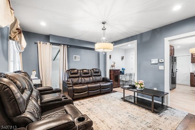 218 Muhlenberg Pl, Plainfield City, NJ 07060